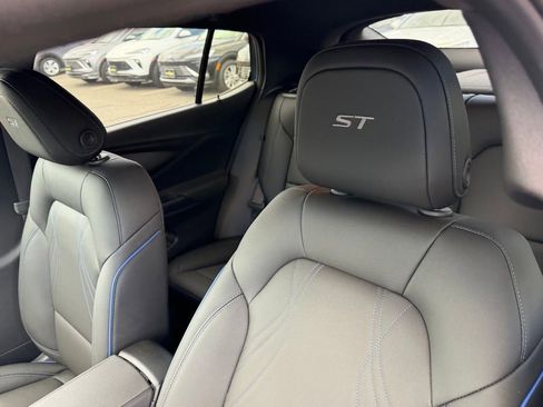New 2026 Buick Envista Sport Touring w/ Convenience I Package FWD image 13