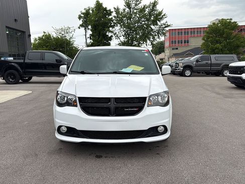 Used 2016 Dodge Grand Caravan SXT FWD image 8