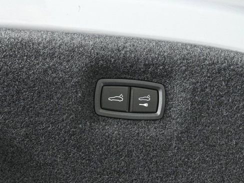 New 2025 Porsche Taycan image 31