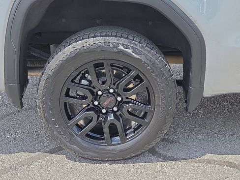 Used 2024 GMC Sierra 1500 Elevation w/ Elevation Premium Package AWD/4WD image 17