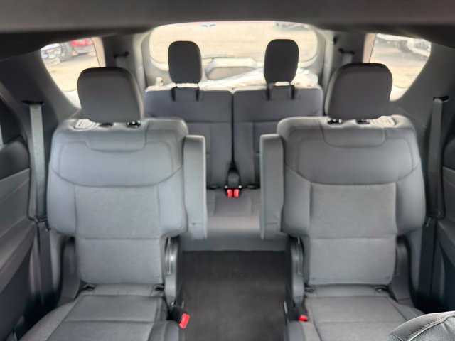 Used 2027 Ford Explorer Active AWD/4WD image 26