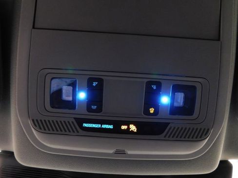 Used 2022 Ford Explorer XLT image 35