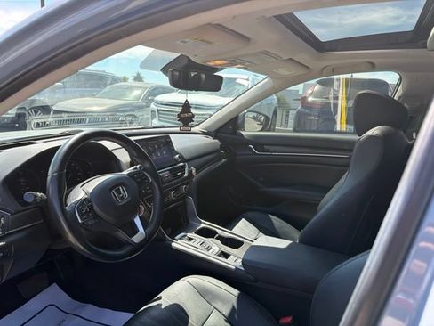 Used 2021 Honda Accord Touring image 3