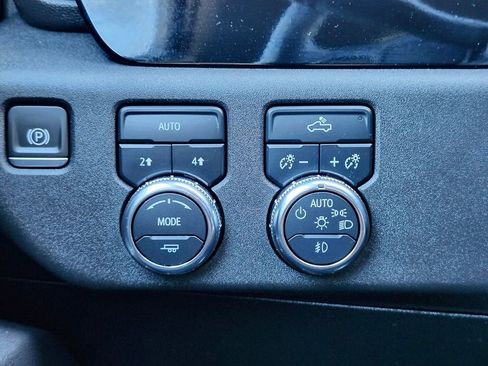 Used 2023 GMC Sierra 1500 Elevation image 21