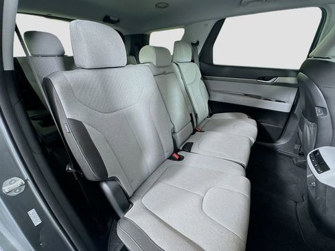 Used 2024 Hyundai Palisade SE FWD image 29
