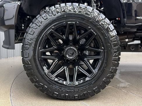 Used 2026 Ford F350 Platinum w/ FX4 Off-Road Package AWD/4WD image 9