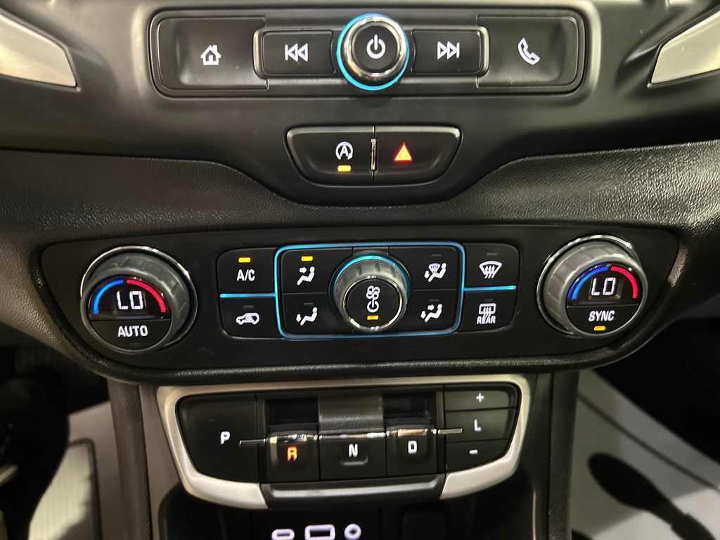 Used 2023 GMC Terrain SLE w/ Driver Convenience Package AWD/4WD image 18
