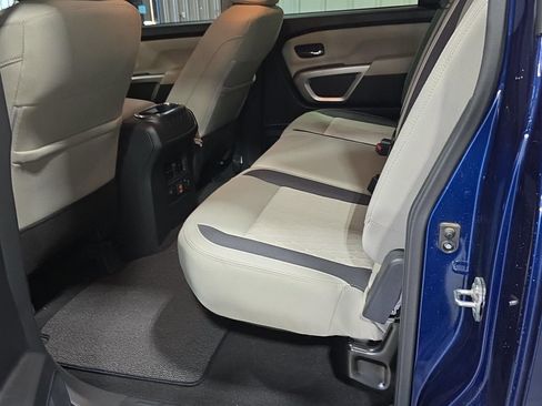 Used 2023 Nissan Titan SV w/ SV Convenience Package image 16