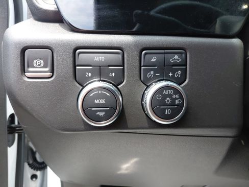 Used 2025 GMC Sierra 1500 SLT AWD/4WD image 38