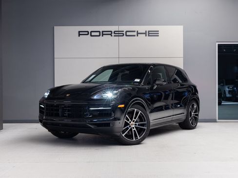 Certified 2026 Porsche Cayenne AWD/4WD image 1