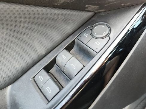 Used 2025 Chevrolet Equinox LT w/ Safety and Technology Package image 27