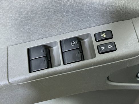 Used 2019 Nissan Frontier SV image 19