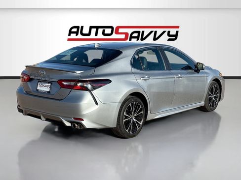Used 2020 Toyota Camry SE FWD image 7
