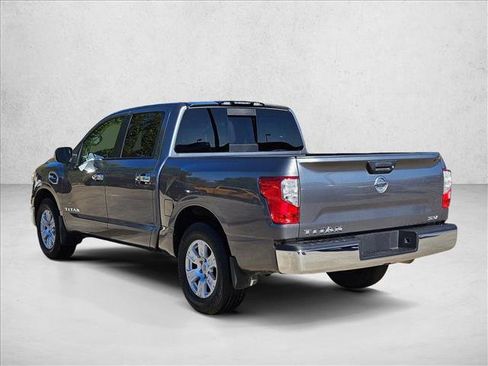 Used 2017 Nissan Titan SV image 8
