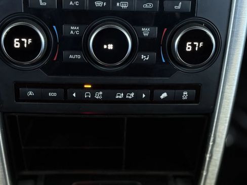 Used 2015 Land Rover Discovery Sport HSE Luxury image 36