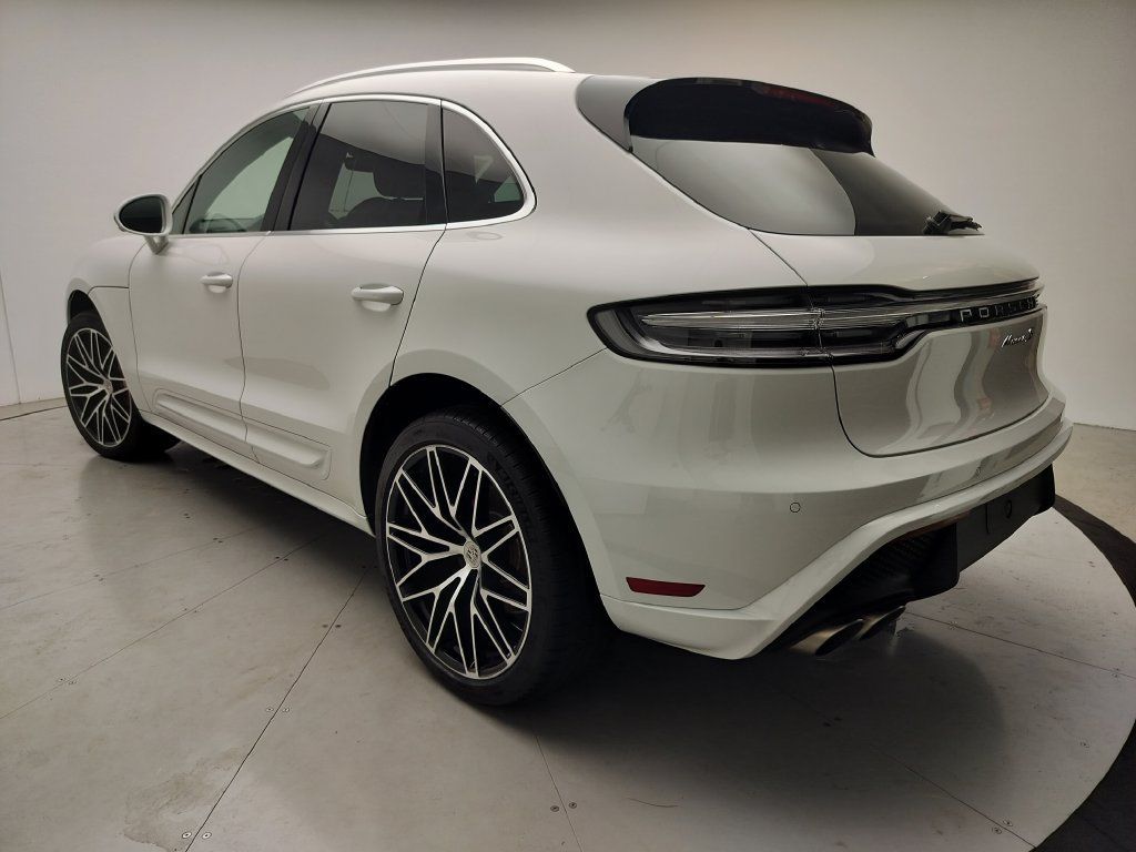 Certified 2024 Porsche Macan S w/ Premium Plus Package AWD/4WD image 3