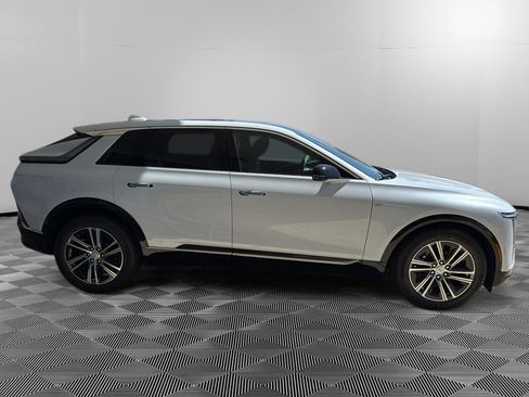 New 2026 Cadillac Lyriq Luxury image 8