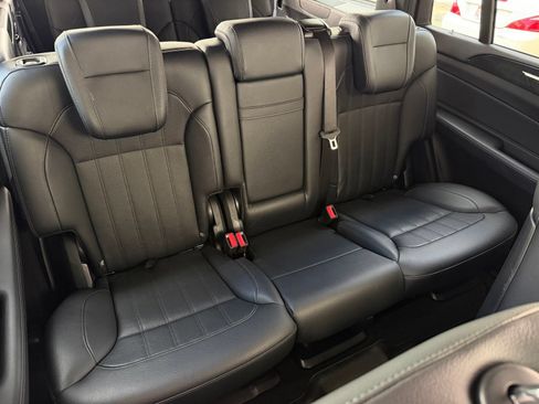Used 2019 Mercedes-Benz GLS 450 4MATIC image 18