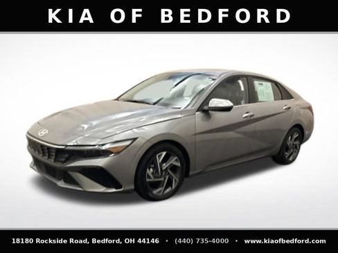 Used 2025 Hyundai Elantra SEL FWD image 1