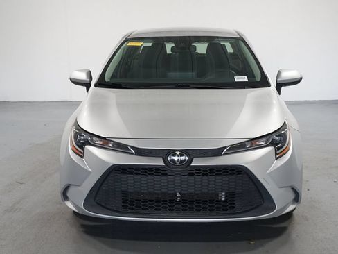 Used 2022 Toyota Corolla LE FWD image 2
