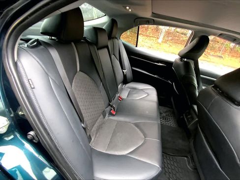 Used 2020 Toyota Camry XSE image 19