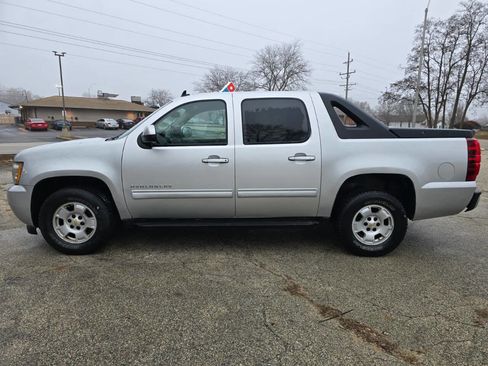 Used 2011 Chevrolet Avalanche LT image 5
