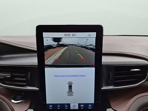 Used 2024 Ford Explorer King Ranch w/ Technology Package image 43