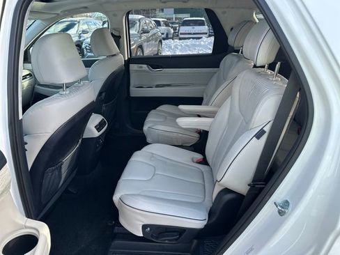 Used 2023 Hyundai Palisade Calligraphy image 21