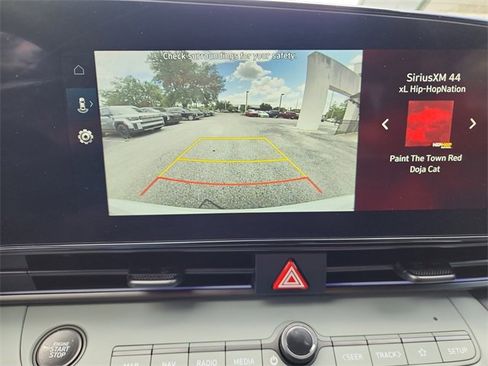 New 2025 Hyundai Elantra Limited image 22