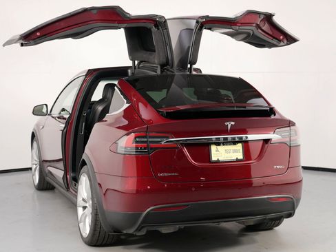 Used 2016 Tesla Model X P90D image 46