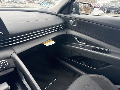 Certified 2026 Hyundai Elantra SE FWD image 27