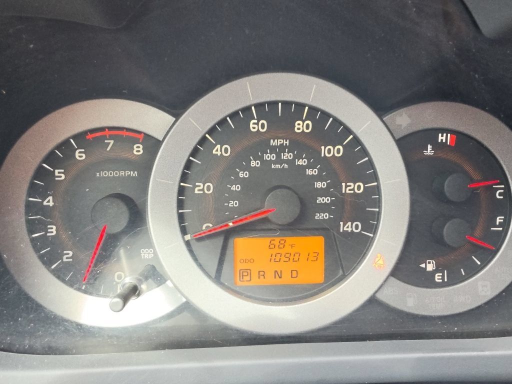 Used 2012 Toyota RAV4 4WD image 15