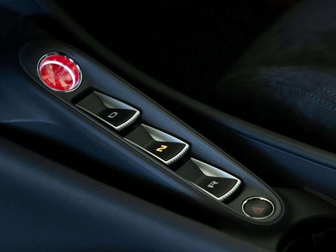 Used 2023 McLaren Artura image 20