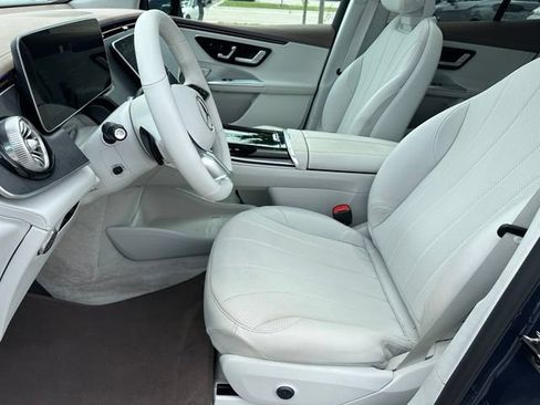 Used 2023 Mercedes-Benz EQE 350+ 4MATIC SUV w/ Exclusive Trim Package image 18