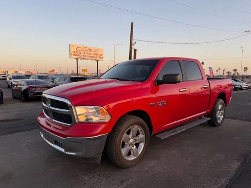 Used 2017 RAM 1500 Classic SLT image 3