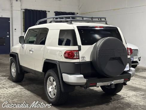 Used 2010 Toyota FJ Cruiser 4WD image 6