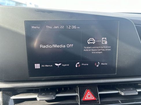 Used 2024 Kia Niro LX image 22