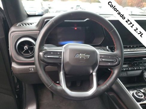 Used 2023 Chevrolet Colorado Z71 image 15