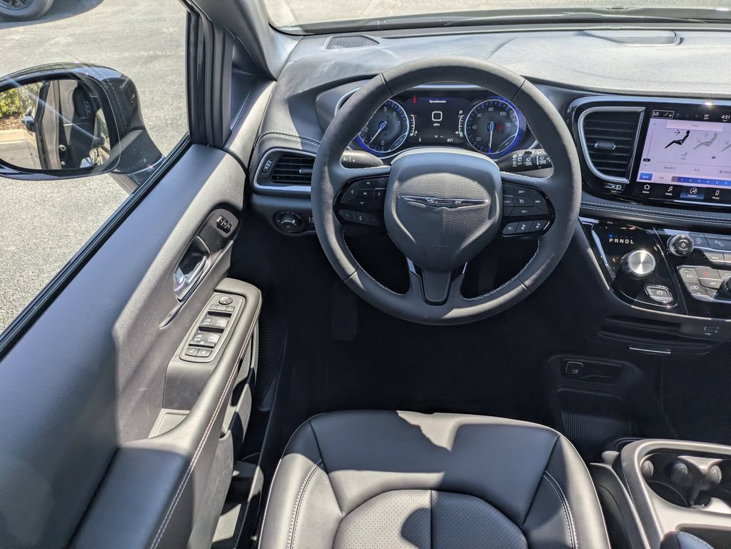 New 2026 Chrysler Pacifica Select w/ S Appearance Package FWD image 18