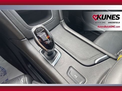 Used 2018 Cadillac XT5 Luxury w/ Driver Awareness Package image 31