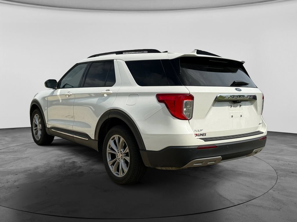 Used 2022 Ford Explorer XLT w/ Equipment Group 202A AWD/4WD image 7