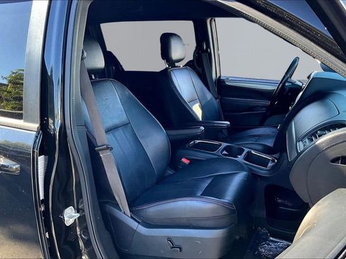 Used 2020 Dodge Grand Caravan GT FWD image 26