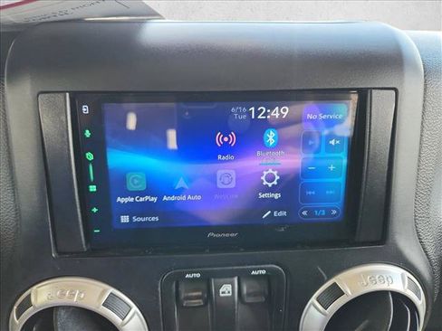 Used 2018 Jeep Wrangler Rubicon w/ Power Convenience Group AWD/4WD image 21
