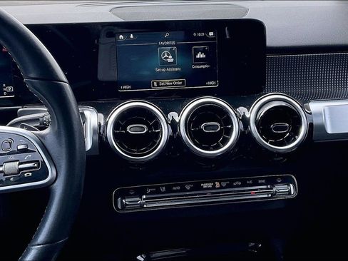 Used 2020 Mercedes-Benz GLB 250 4MATIC image 11