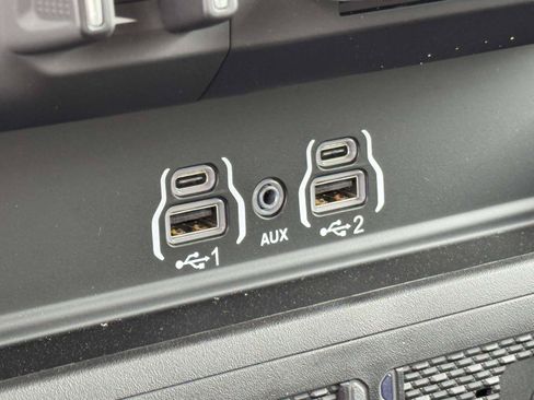 New 2026 RAM 2500 Big Horn AWD/4WD image 8