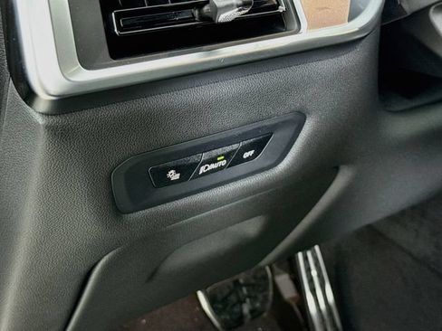 New 2026 BMW X5 xDrive40i w/ M Sport Package AWD/4WD image 10