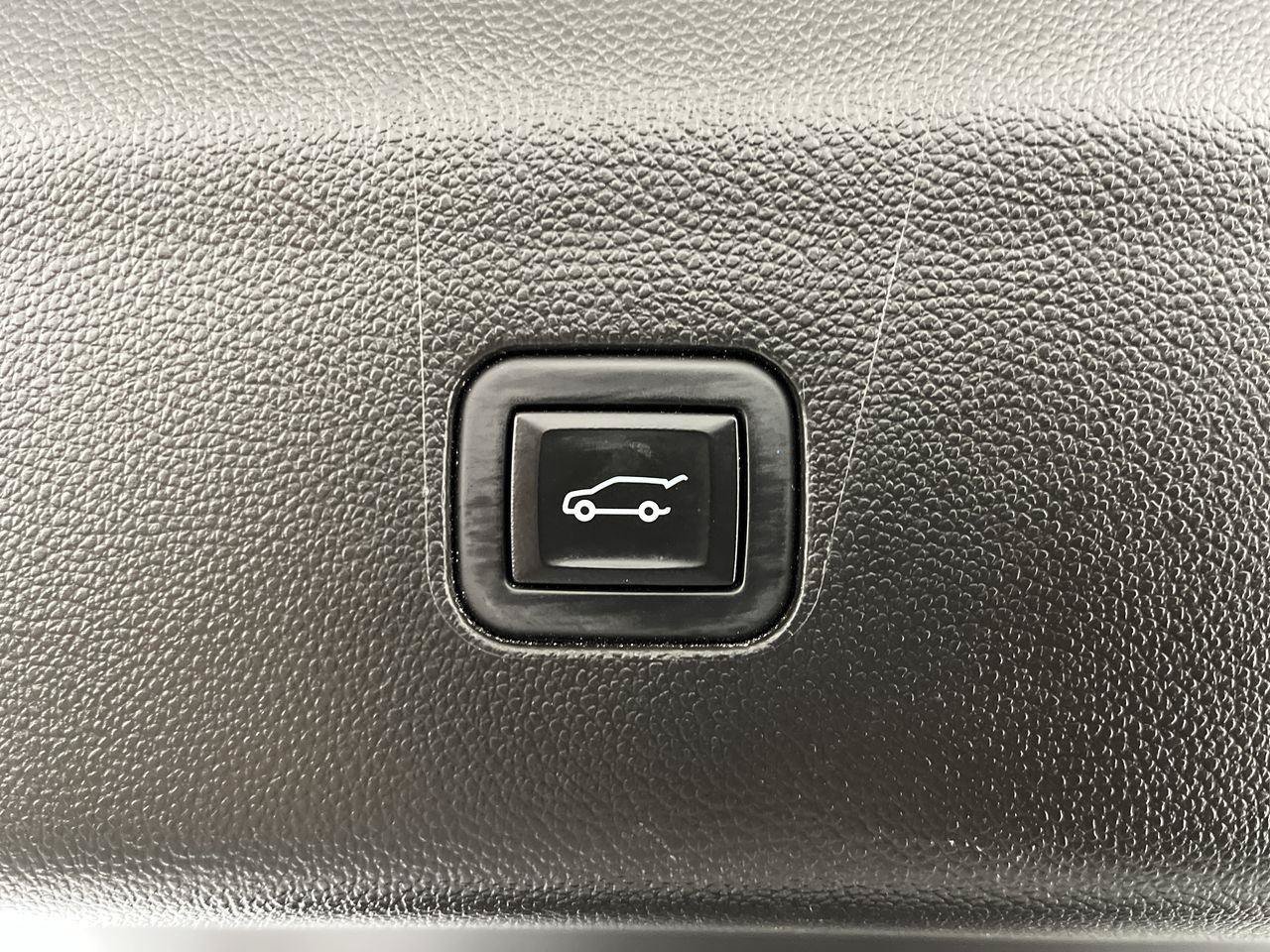 Certified 2023 Buick Enclave Avenir w/ Avenir Technology Package AWD/4WD image 36