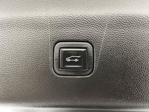 Certified 2023 Buick Enclave Avenir w/ Avenir Technology Package AWD/4WD image 36