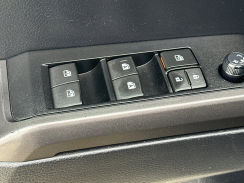 Used 2021 Toyota Tacoma TRD Off-Road w/ Technology Package AWD/4WD image 12