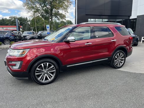 Used 2016 Ford Explorer Platinum AWD/4WD image 2